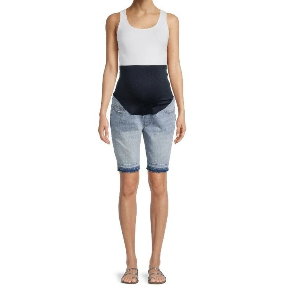 Time and Tru Womens Maternity Bermuda Shorts Medium New with Tags Denim Light